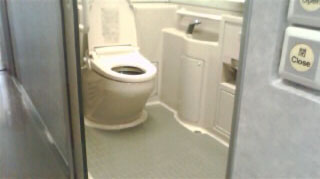 E2系車椅子トイレ