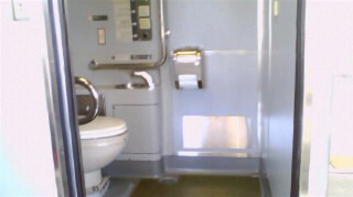 E217系車椅子トイレ
