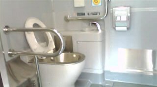 E233系近郊形車椅子トイレ