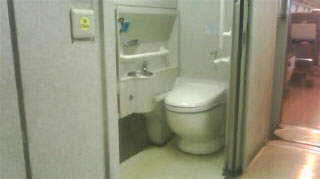 E351系車椅子トイレ