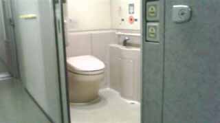 E4系車椅子トイレ